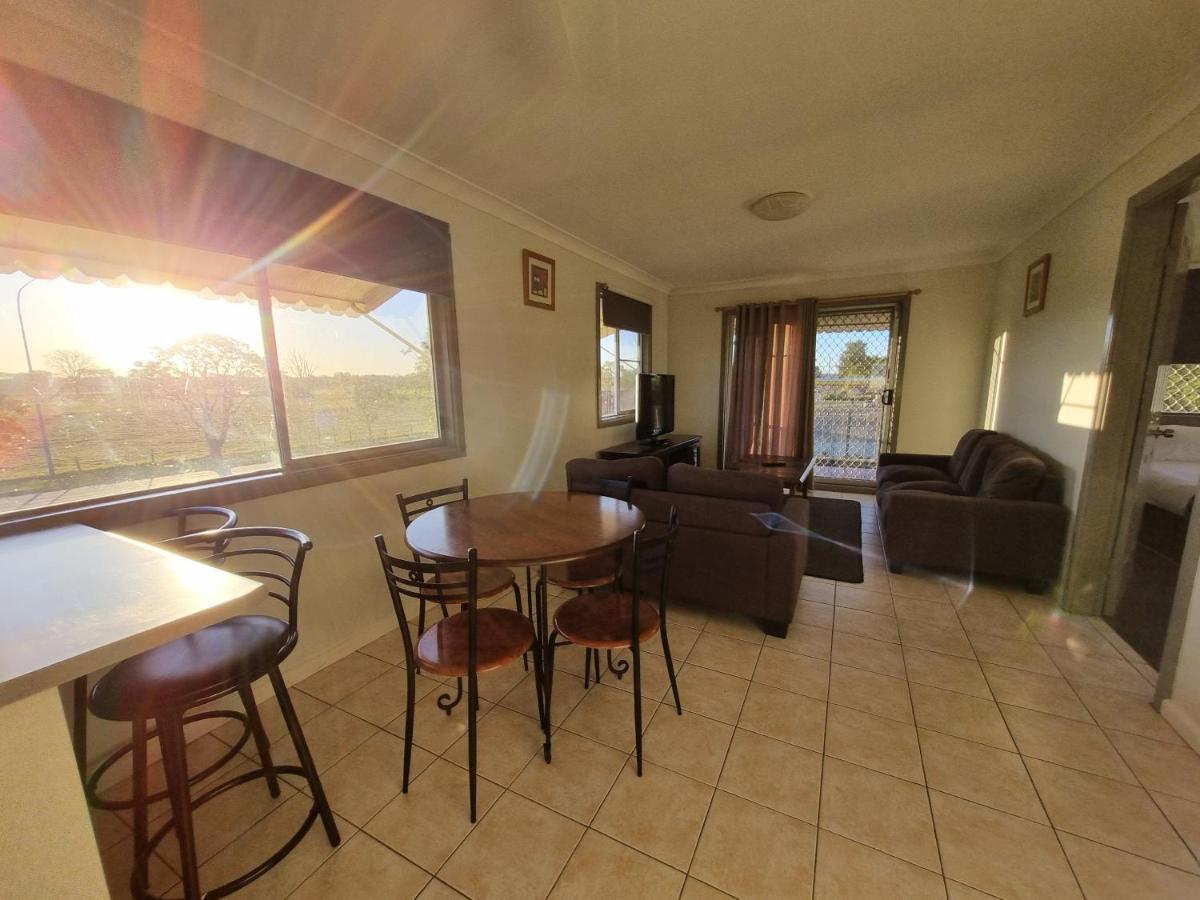كيمبسي Park Drive Motel المظهر الخارجي الصورة